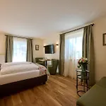 Garni Schneider Bed & Breakfast 3*