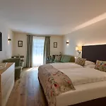 Garni Schneider Bed & Breakfast 3*
