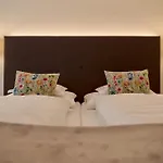 Garni Schneider Bed & Breakfast Lech am Arlberg