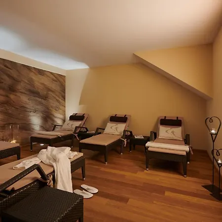 Hotel Garni Schneider Bed & Breakfast 3*