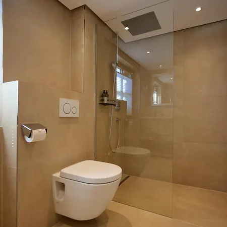 Hotel Garni Schneider 3*