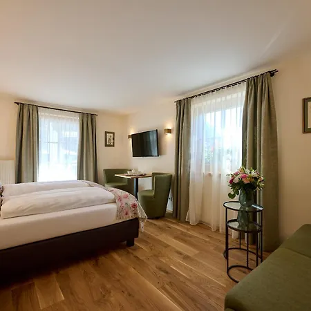 Hotel Garni Schneider Bed & Breakfast 3*
