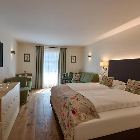 Hotel Garni Schneider Bed & Breakfast 3*