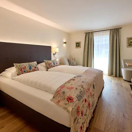 Hotel Garni Schneider 3*