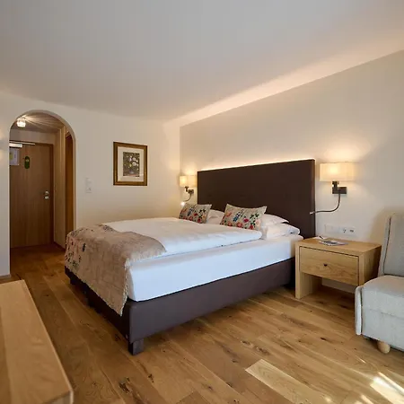 Hotel Garni Schneider Bed & Breakfast 3*